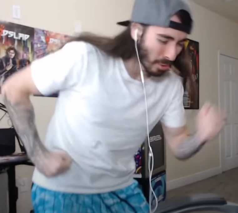 Critikal Mickey Mouse Clubhouse Dance Screenshot